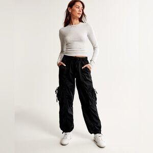 Abercrombie Parachute Utility Pant in Black (Size S Long)